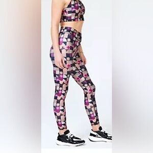 NWT‎ Terez Neutral Mod Hi-Shine Fun Printed Active Wear Leggings Sz Medium